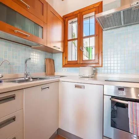 Moli 37 House - Port View Terrace Apartment *